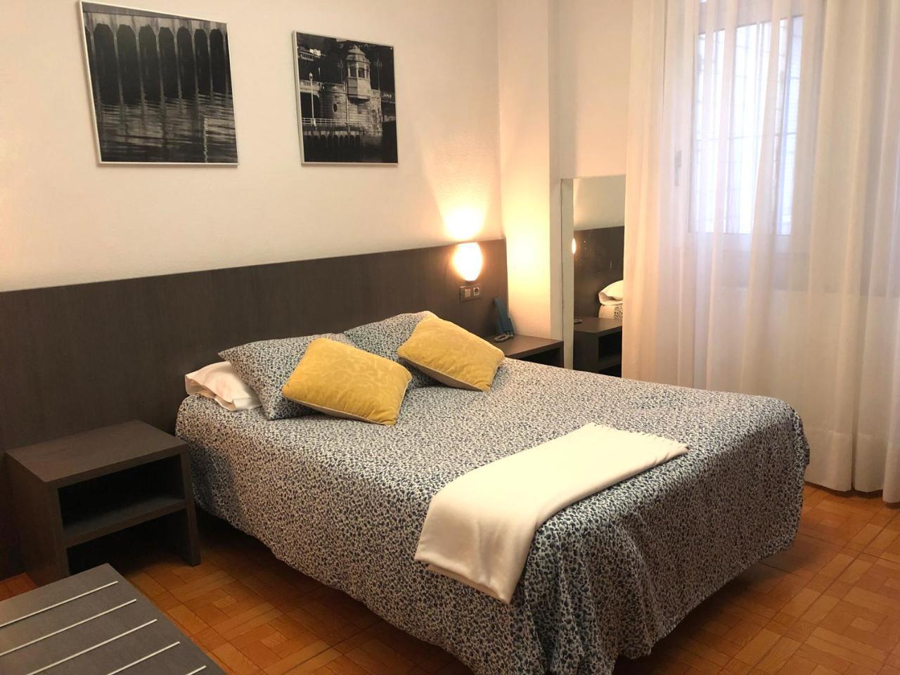 Hotel Ripa Билбао Екстериор снимка