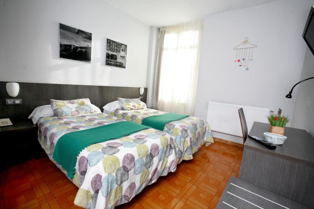Hotel Ripa Билбао Екстериор снимка